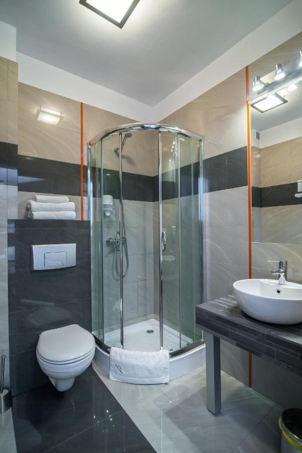 Hotel Bialy Domek Валч Екстер'єр фото