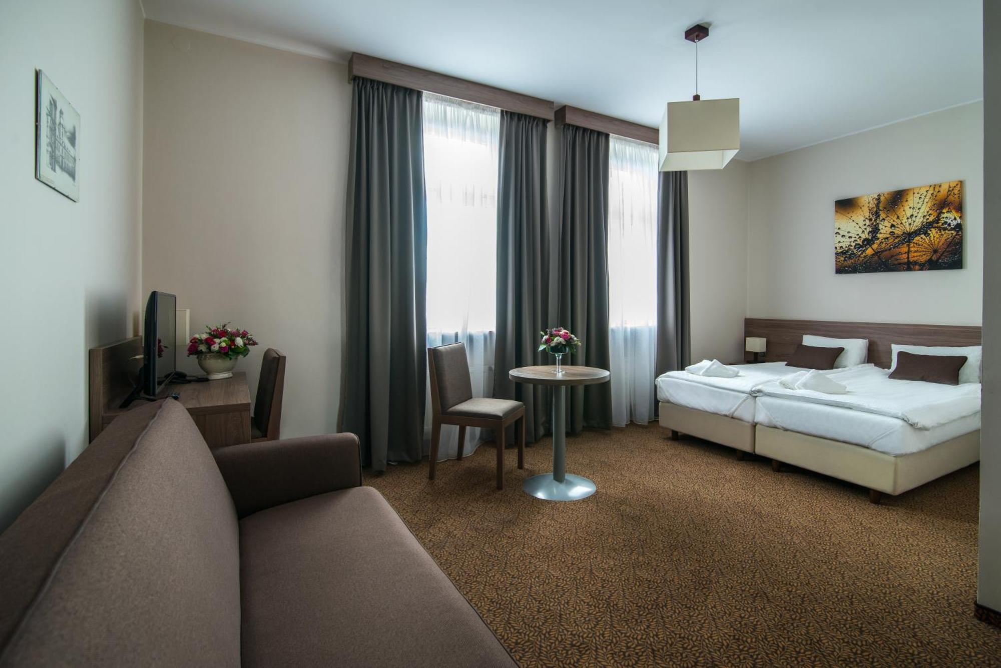 Hotel Bialy Domek Валч Екстер'єр фото